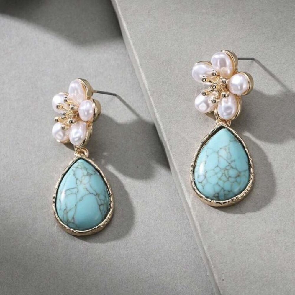 Turquoise Elegant Vintage Faux Pearl and Flower Earrings for women - Picture 2 of 5